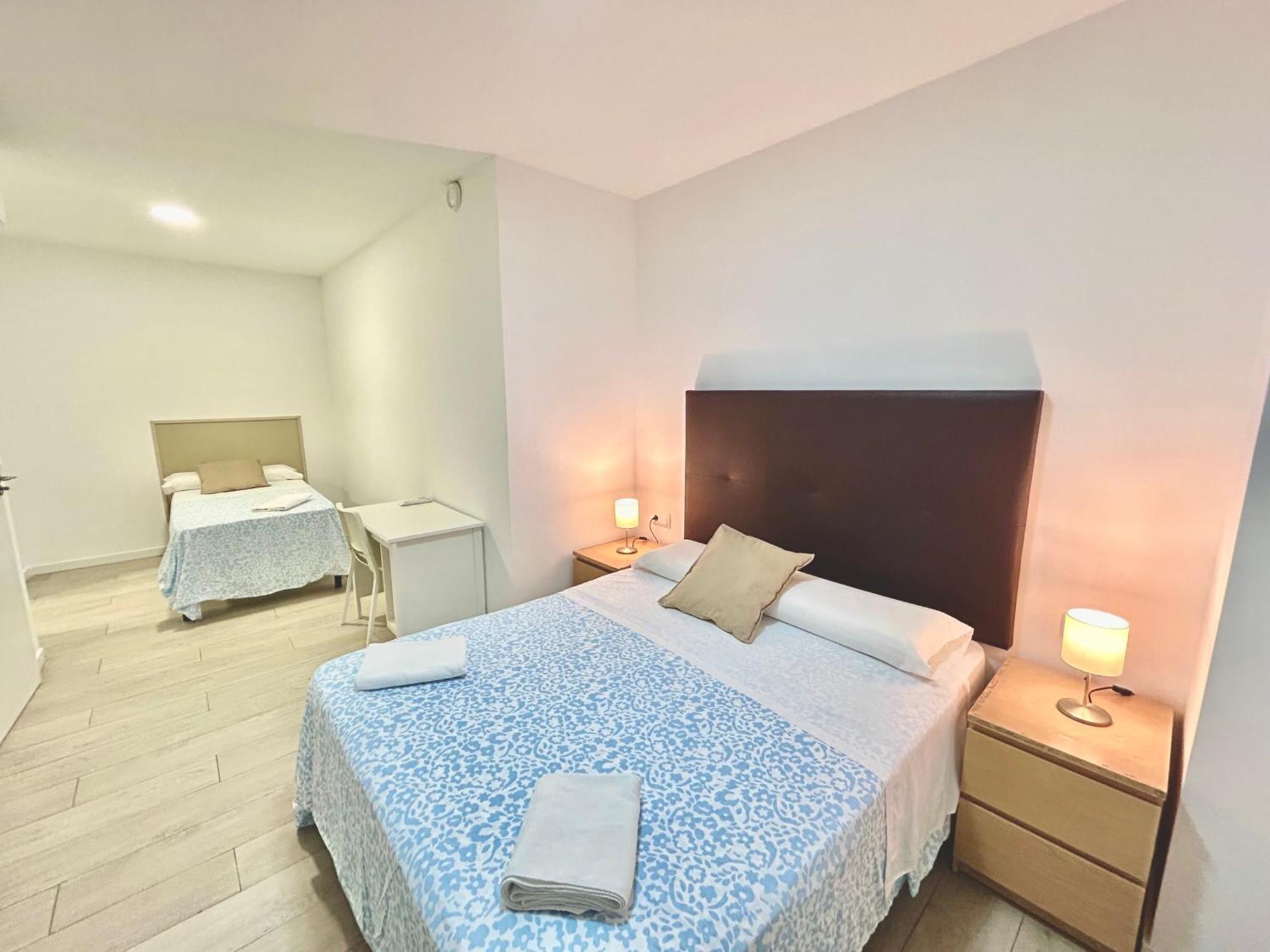 Hospedaje La Paz Madrid Bagian luar foto